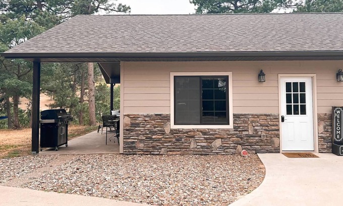 Sturgis Casa | Sturgis 1-Bedroom Guesthouse! Beautiful Location!