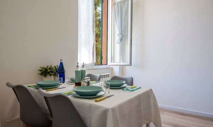 Sturla Apartamento | Sturla apartment with private parking convenient Gaslini/San Martino Hospitals