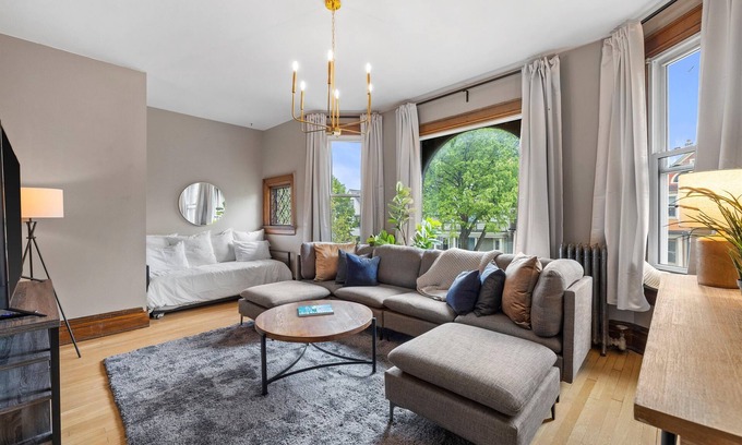 Lower East Side Casa | Style and Luxury - Unbeatable Location