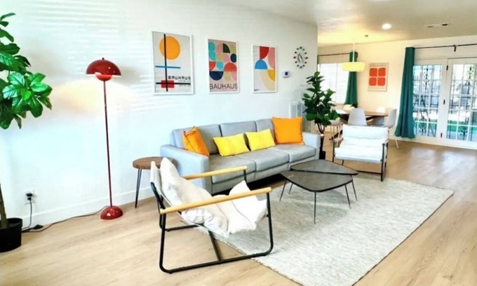 Paradise Casa | Style chic Vegas airport strip 5 mils 6 mils strip 4bd +home theater