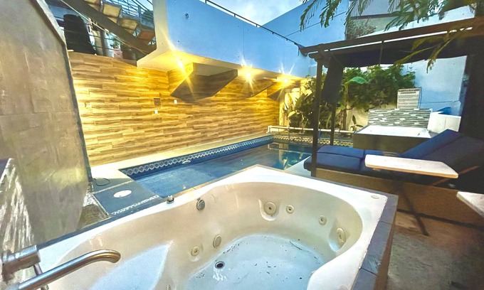 Cuernavaca Apartamento | Loft Lujo Total: Jacuzzi / Alberca / Terraza /Asador