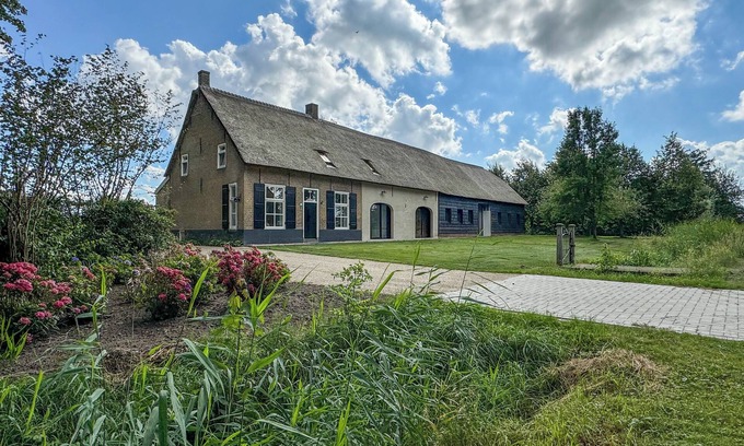 Wagenberg Casa | Stylisch old farmhous near Breda