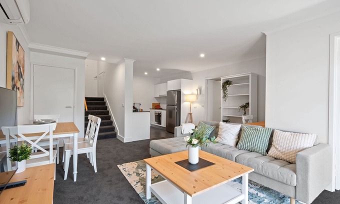 Canberra City Centre Apartamento | Stylish 1-Bed Apartment with Balcony & Pool Access