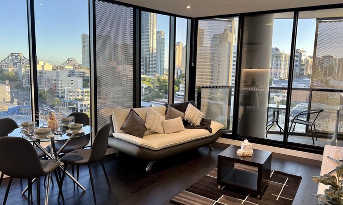 Fortitude Valley Apartamento | Stylish 1-Bed with Pool, Gym & Free Parking