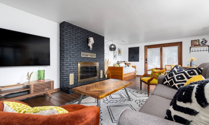Vernon County Cabaña | Stylish 1 bedroom cottage along the Mississippi River