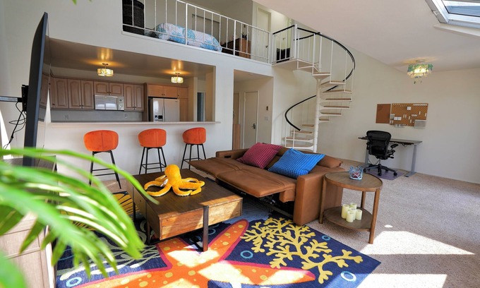 South Redondo Condominio | Stylish 1-Bedroom Loft by the Ocean
