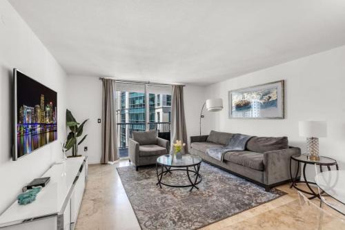 Brickell Apartamento | Stylish 1BR Brickell Retreat Walk to Everything