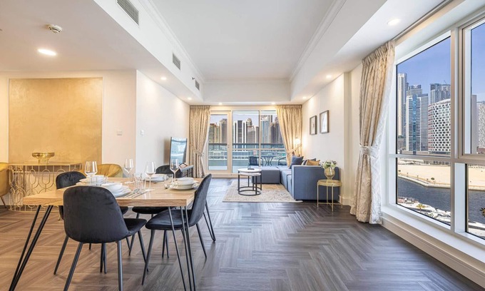 Business Bay Apartamento | Elegante 1 dormitorio - cama extra con vista al Burj Khalifa