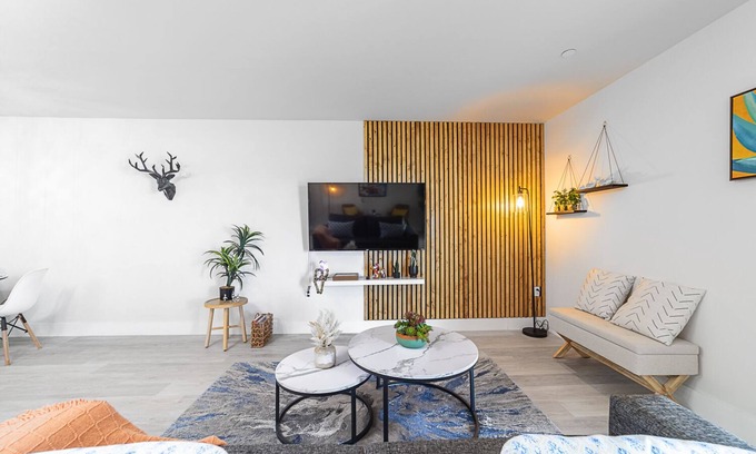 Ojus Apartamento | Stylish 1BR Loft in the heart of Aventura