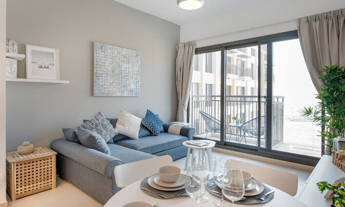Dubai Apartamento | Stylish 1BR Near Town Square - Sleeps 4 Guests!