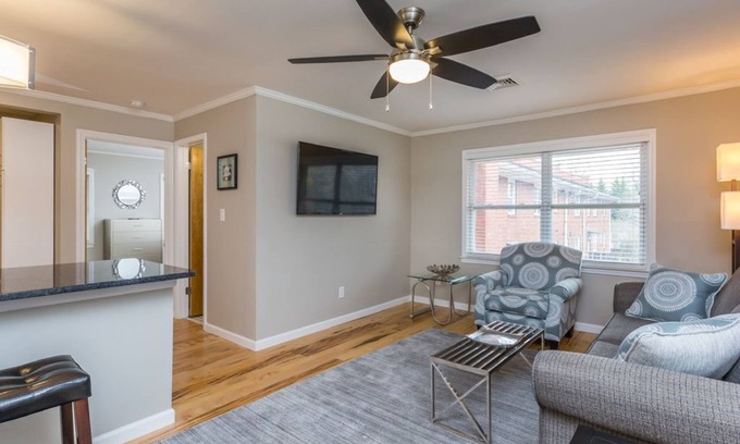 Winston - Salem Apartamento | Moderno 1 dormitorio con estacionamiento (23)