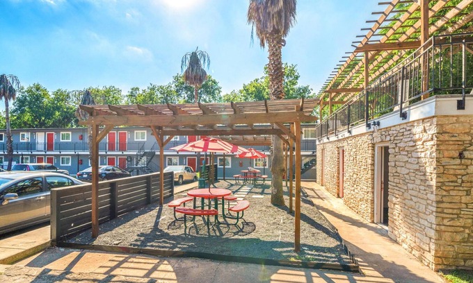Brentwood Apartamento | Stylish 1BR Near UT Brentwood Evonify