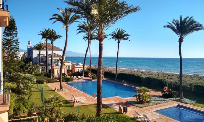 Bahia de Casares Apartamento | La perla de la bahía, lujosos apartamentos 1 línea de la playa