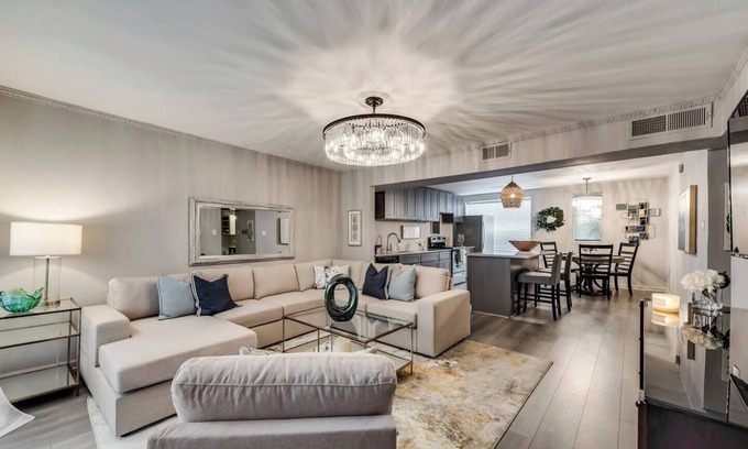 Old East Dallas Condominio | A completar