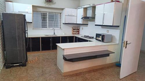 Lahore Apartamento | Stylish 2 Bed Apartment in Johar Town Lahore