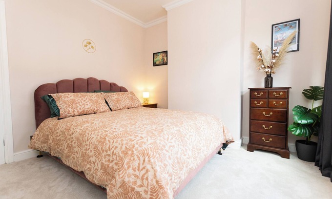 Leicester Casa | Stylish 2-bed Leicester Townhouse
