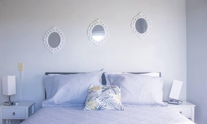 Saint John Parish Apartamento | Apt 2 Stylish 2 bed cosy and comfortable