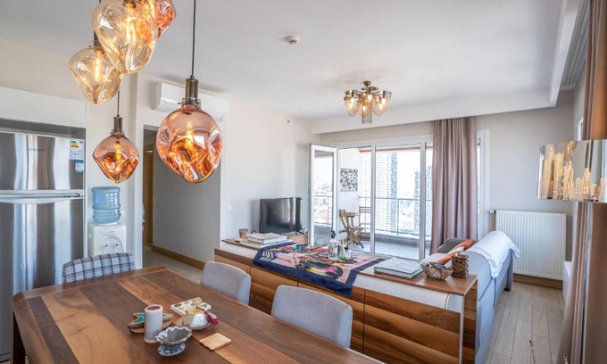 Bagcilar Apartamento | Stylish 2 Bedroom Apt with amazing view Pool/Wifi