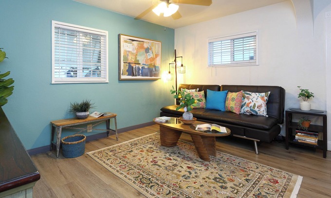 Santa Ana Apartamento | Stylish 2B2B Hideaway 10 mins. drive to Disneyland