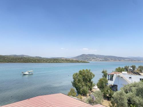 Bogazici Apartamento | Stylish 2BR Apt Lagoon Views Beach