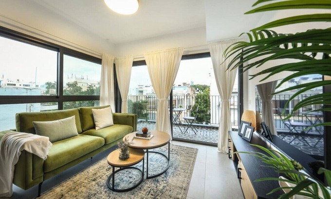 Old North Apartamento | Stylish 2BR Apt w Balcony 5 min From Tel Aviv Port