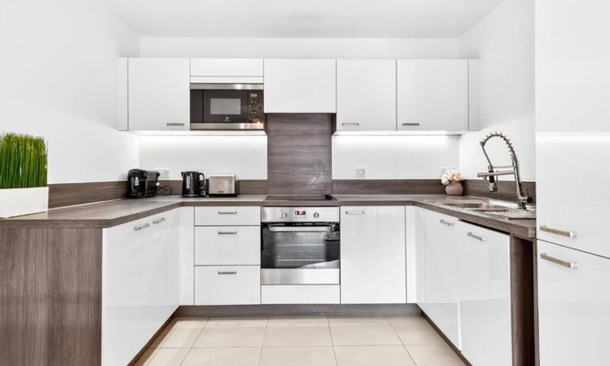 Lewisham Apartamento | Stylish 2BR Flat near Catford Station - Easy Access to Central London