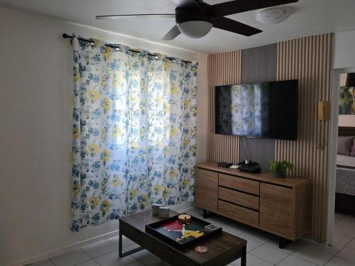 Constant Spring Apartamento | Stylish 2BR Prime Location Gated 24 7 Secure