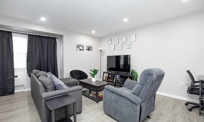 East Orange Casa | Stylish 2BR, Unit 2, Smart Lock, Yard, Laundry