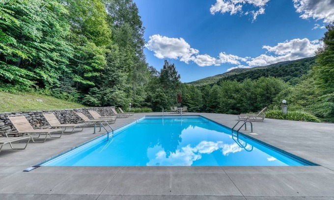 Waitsfield Apartamento | Stylish 2BR w/Woodstove Close to Mad River Glen/Sugarbush