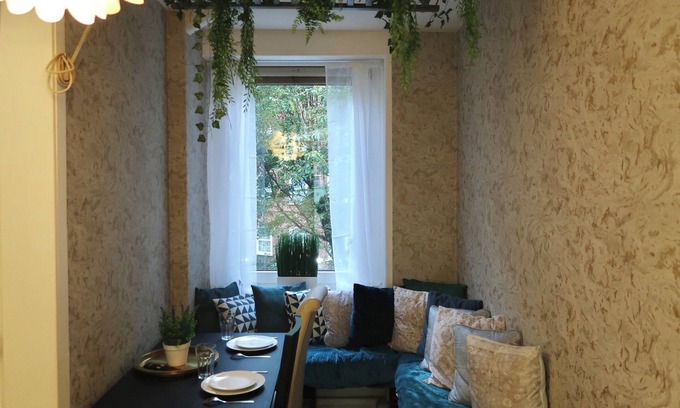 Barbican Apartamento | Stylish 3-Bed Getaway in London with City Views and walking distance to tube