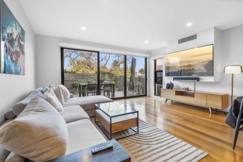 Thornbury Casa | Stylish 3-Bed Thornbury Stay with Outdoor Lounge