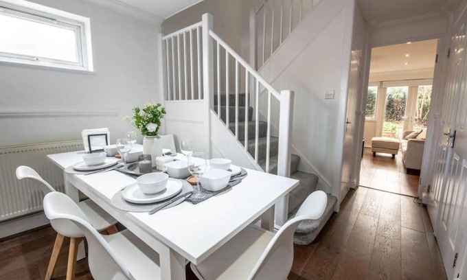 Streatham Hill Casa | Stylish 3 Bedroom House close to Streatham Hill station