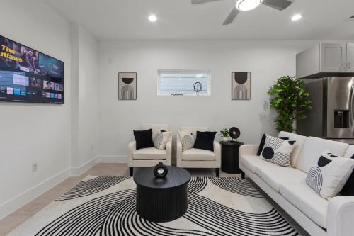 Northside Casa | Stylish 3 Bedroom Rental - Just Minutes from Dowtown Houston
