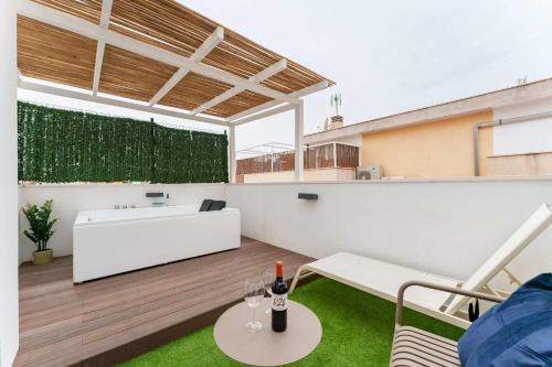 El Molinillo Casa | Stylish 3BD with Rooftop Jacuzzi - Las Artes