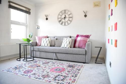 Watford Casa | Stylish 3Bed House with Garden, near Stations, London & Harry Potter studios, great for families and contractors