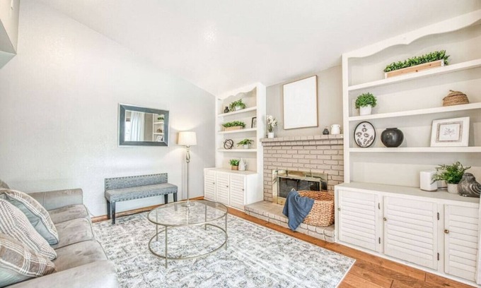 Raisin Casa | Stylish 3BR/2BA with Pool