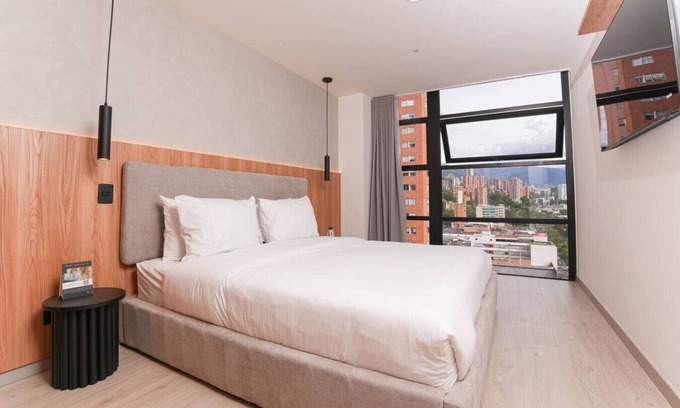 San Diego Apartamento | Stylish 3BR Apt in El Poblado w/Jacuzzi & Cowork