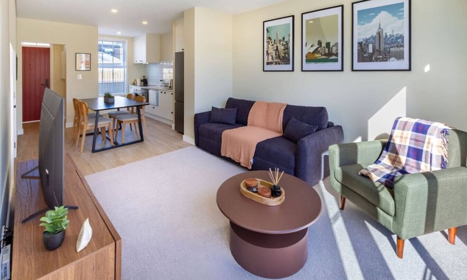 Christchurch City Centre Apartamento | Stylish 3BR Escape Parking & Modern Living