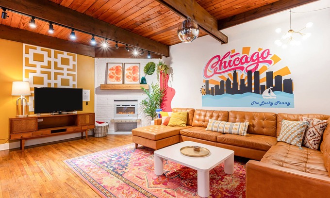 Park West Casa | Stylish 3BR Lincoln Park Townhouse, Rooftop Deck & King Suite