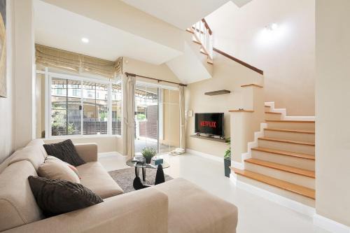 Prawet Apartamento | Stylish 3BR Townhouse Near Rama9