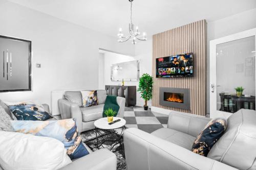 Birmingham Casa | Stylish 4 Bedroom Townhouse - Edgbaston - Near Birmingham City Centre - Sleeps 8 - Parking - 578P