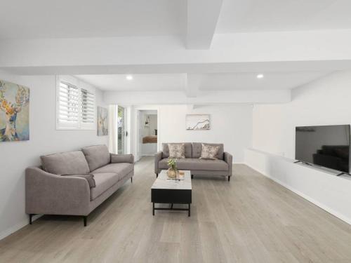 Coorparoo Casa | Stylish 4Bedroom Stay Outdoor Dining and City Access