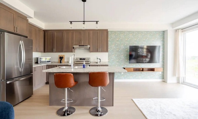 Innisfil Casa | Stylish 4BR Getaway. Family Friendly. Mins to Hwy