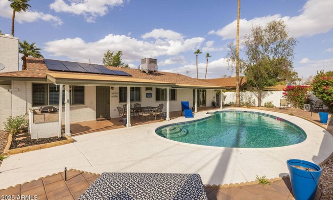Tempe Casa | Stylish 4BR Pool Oasis,ASU,Spring Training! Old Town Scottsdale 10 minutes away.
