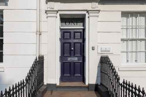 Leamington Spa Apartamento | Stylish 5-Bed Townhouse in Prime Leamington Spa