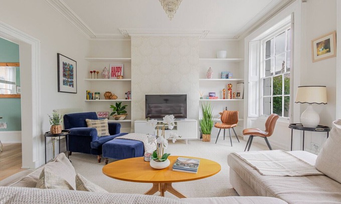 Leamington Spa Casa | Stylish 5-Bed Townhouse in Prime Leamington Spa