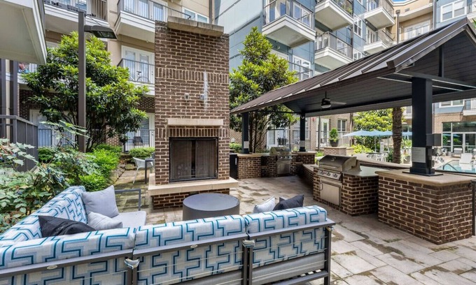 Charlotte Apartamento | Stylish| 5 Min to DT| Parking, Gym & W/D| Sleeps 6