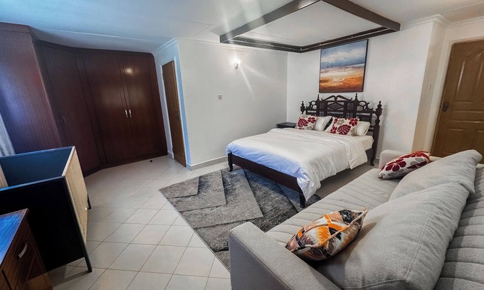 Athi River Casa | Stylish 5BR Bungalow with Private Pool near JKIA – Greenpark, Athi River