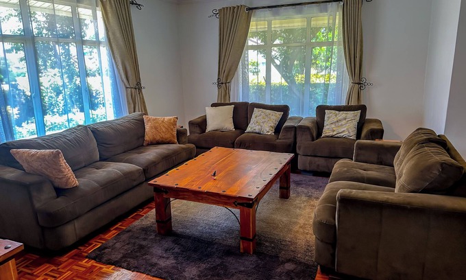 Athi River Casa | Stylish 5BR Bungalow with Private Pool near JKIA – Greenpark, Athi River