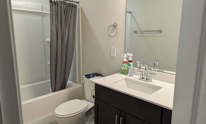 Mebane Casa | Stylish and charming 2-bedroom house with AC and WiFi in Mebane